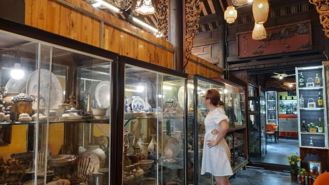 Hoi An T/T Cocktail Bar, Coffee & Antiques