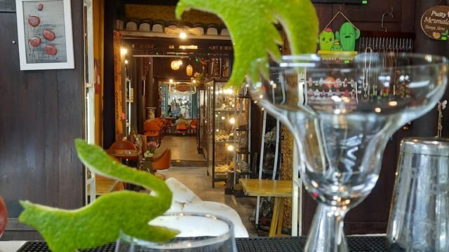 Hoi An T/T Cocktail Bar, Coffee & Antiques