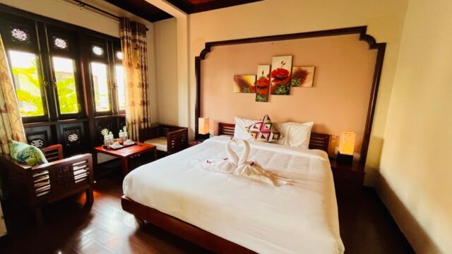 Long Life Riverside Hotel