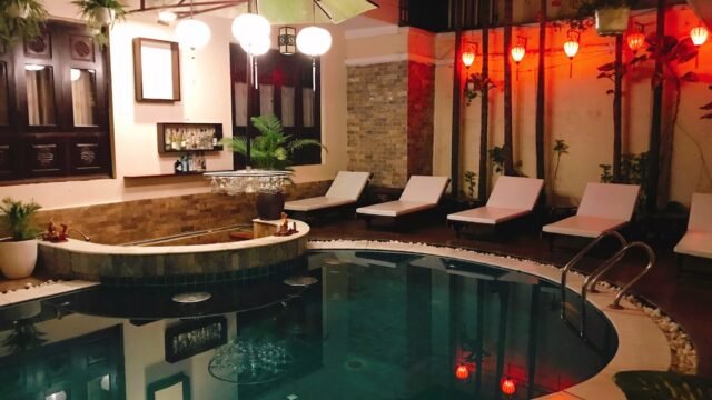 Long Life Riverside Hotel