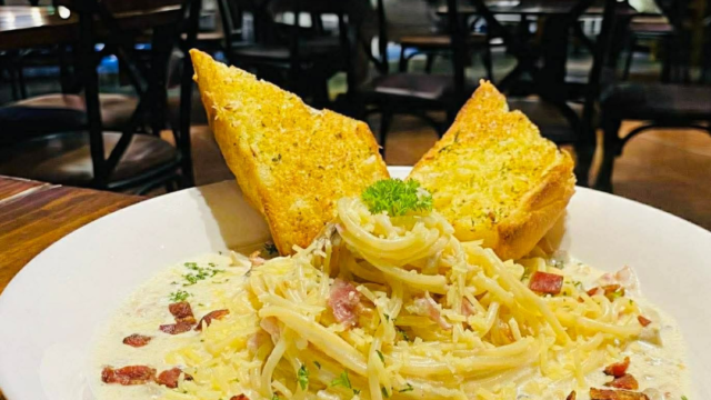 3 Dragons Sports Bar