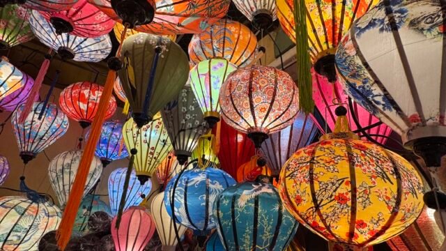 Thuy lantern making class