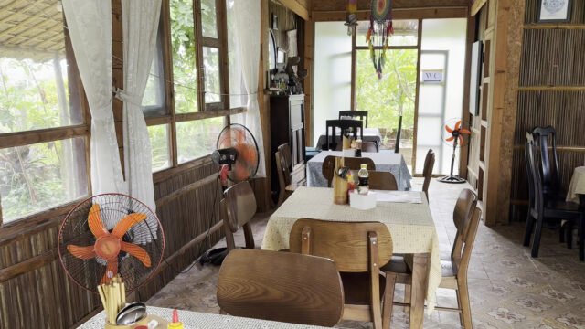 Am Vegetarian & Hideaway