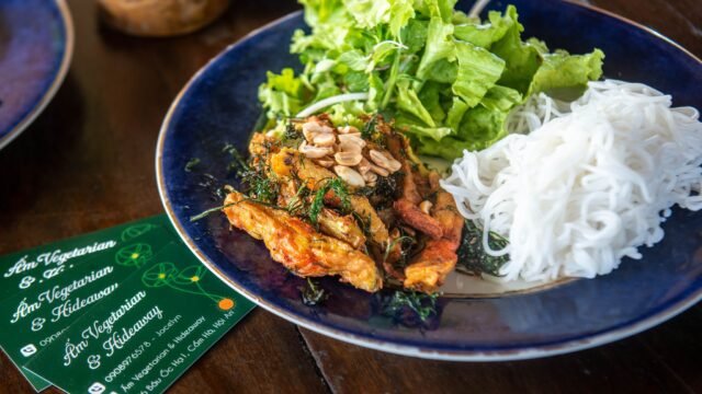 Am Vegetarian & Hideaway