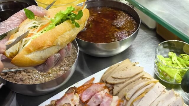 Bánh Mì Sum