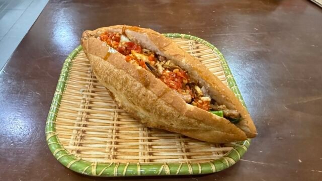 Bánh Mì Sum