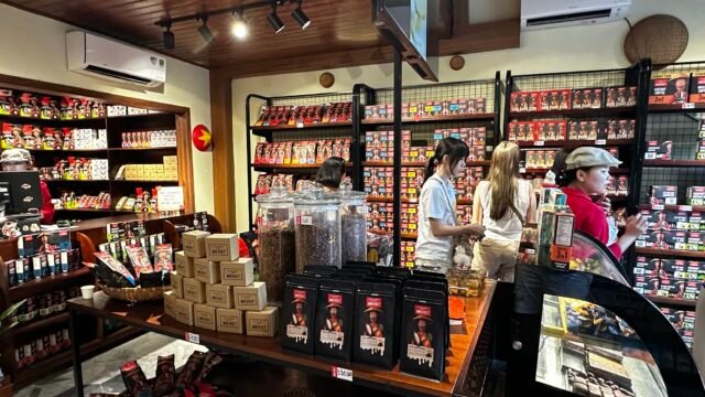 MR. VIET COFFEE OUTLET IN HOI AN