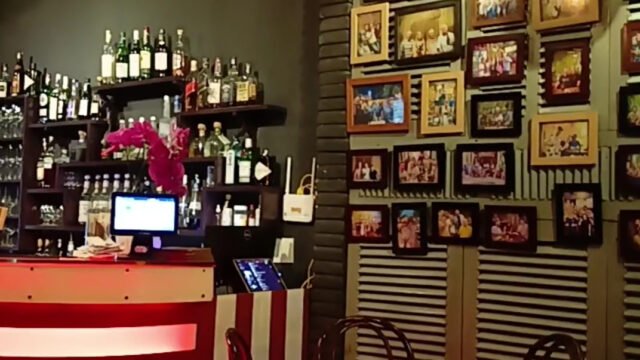 Double Cat Bar Hoi An