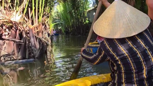 Bình Coconut Basket Boat Tour