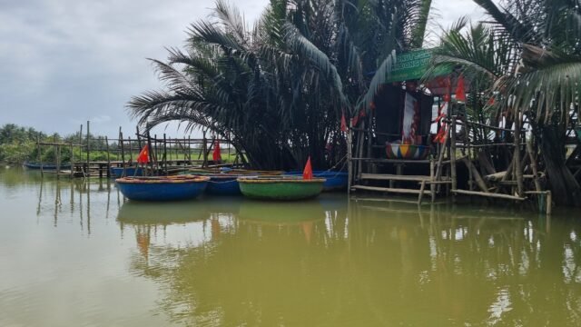 Thanh Dong Coconut Boat
