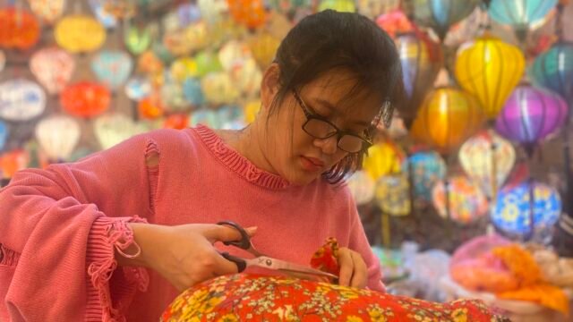 Lantern Making Class (Phuong Chau)