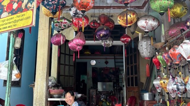 Ti’s Lantern Making Class- Đèn Lồng Hội An