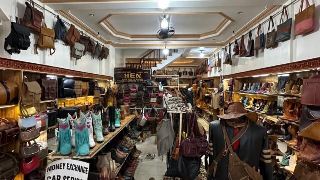 Hen Leather Shop
