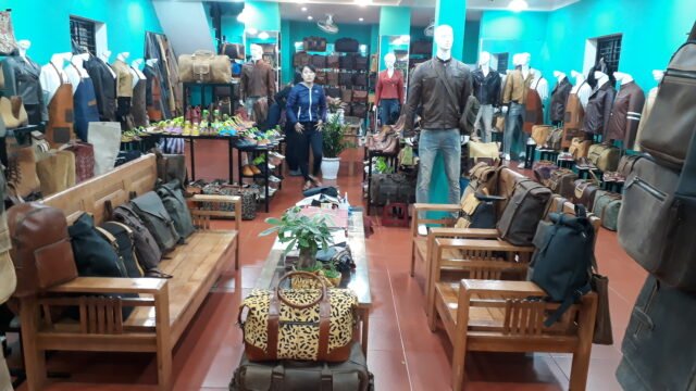 AODA 89 Phan Châu Trinh LEATHER JACKET HOI AN