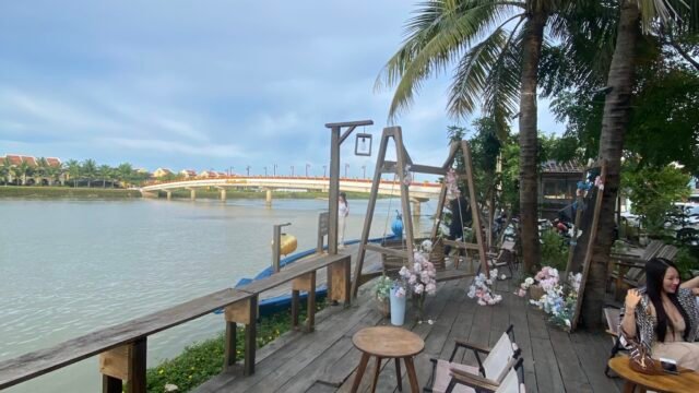 Trình cafe & bistro Hội An
