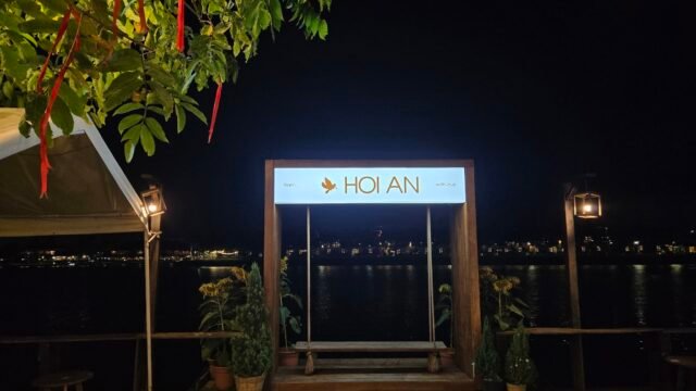 Trình cafe & bistro Hội An