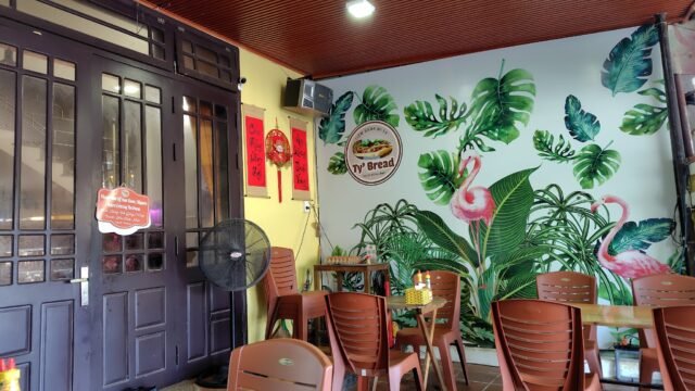 Tiệm Bánh mì Ty
