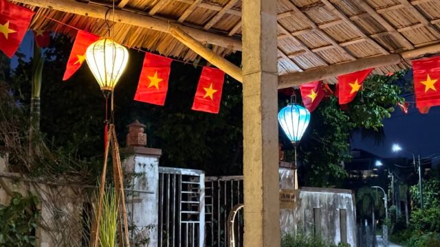 Thanh Dong organic garden restaurant,Basket boat & Cooking class