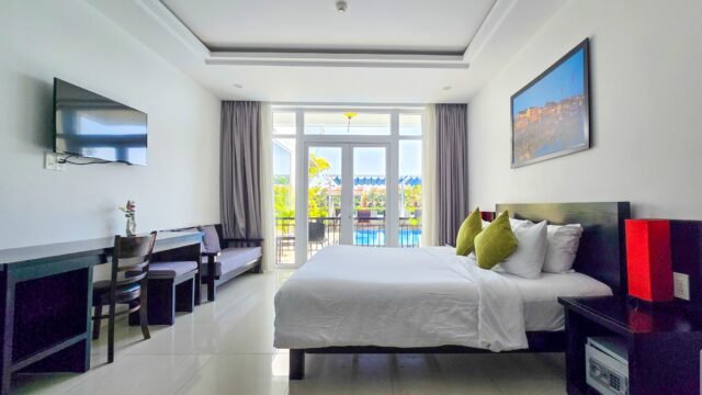 Riverside White House Hotel