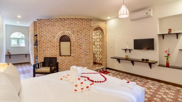 Blooms Boutique Village