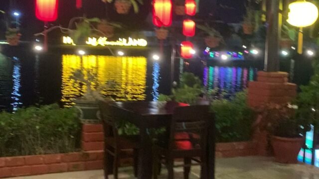 Song thanh Riverside Restaurant