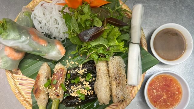 Song thanh Riverside Restaurant