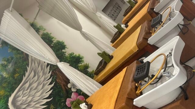 Bliss spa Hoi An massage & shampoo, nail & wax