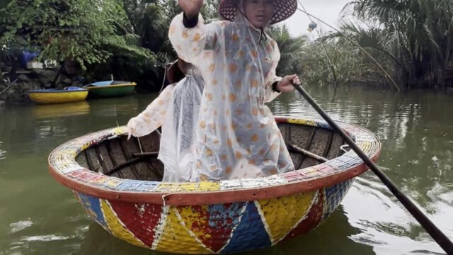 Coconut Basket Boat Tour with Cuong