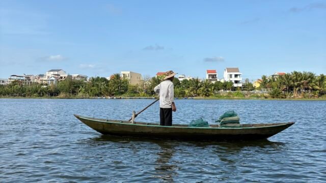 Coconut Basket Boat Tour with Cuong
