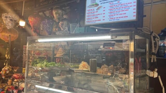 Bánh Mì Phượng 2