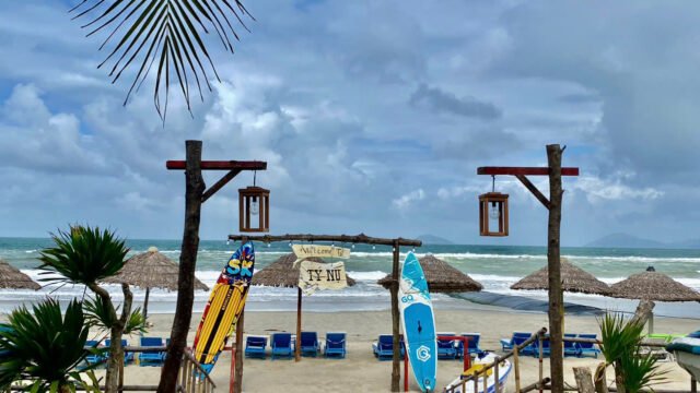 TÝ NỰ Seafood Restaurant