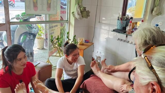 Na Loan Spa and Nails