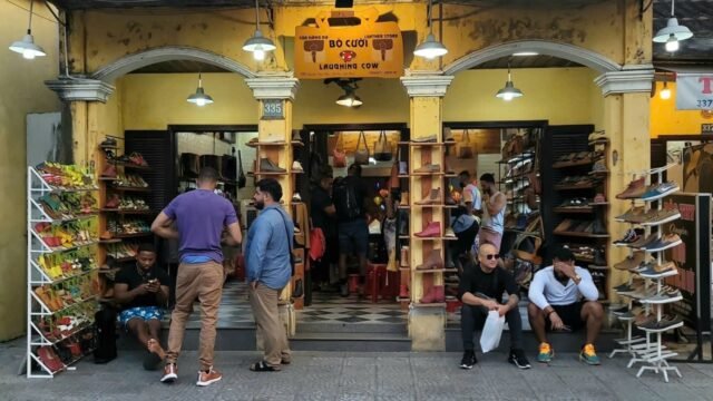 Laughing Cow Leather Store [Bò Cười]