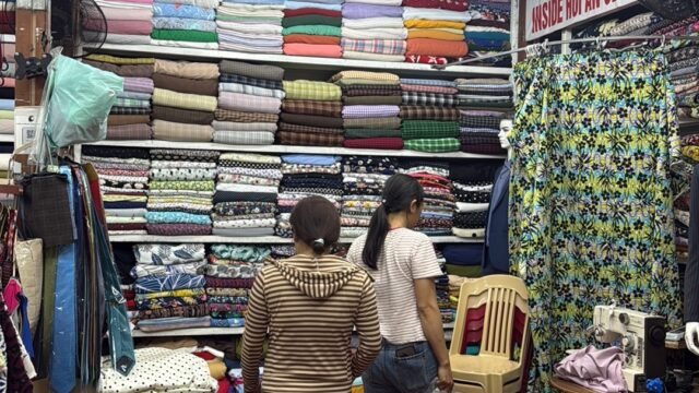 41 Tailor In Hoi An Cloth Market