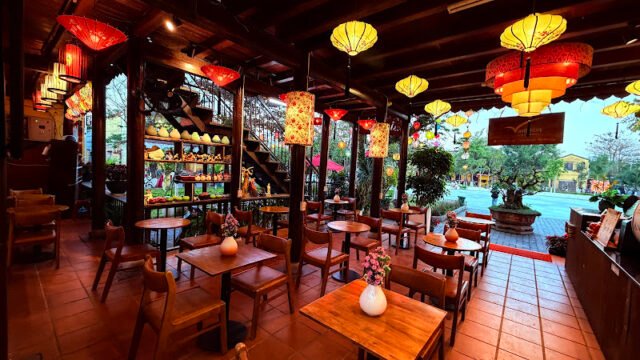 V LANTERN CAFE - Quán cà phê lồng đèn Hội An