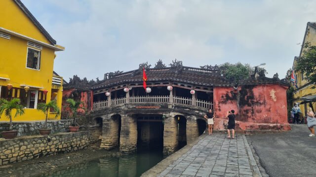 Hoi An Walking Tour With Bao - Walk Through Hoi An Spirit