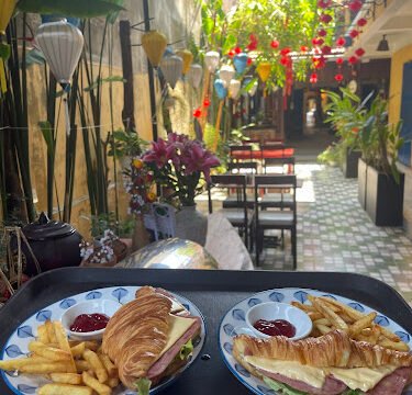 Hoi An Old Town Table - Cơm Nhà Hội An