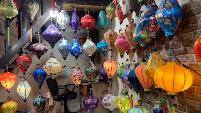 Tieng Vong Pho Lantern workshop