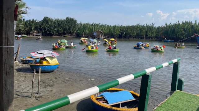Tin Basket Boat Tour