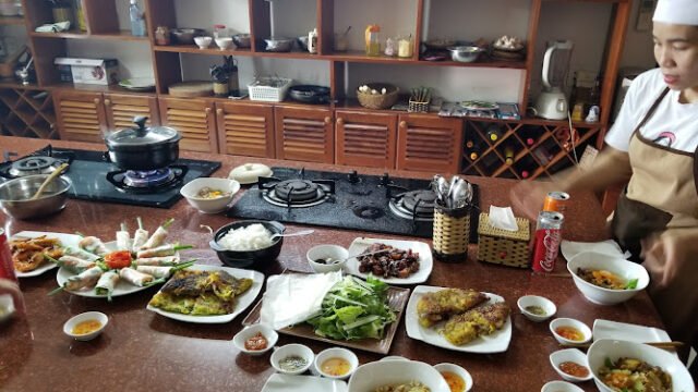 Golden Lotus cooking school