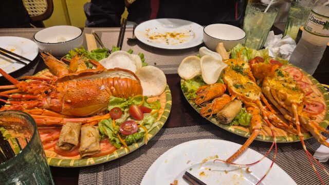 Mr.Dũng Seafood Restaurant - 용 씨