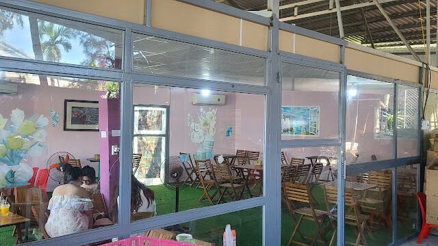 Cafe Lê Hiền . Lê hiền coffee . 카페 숍 코코넛 커피