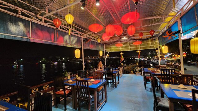 Floating Boat 127 Restaurant Hoi An