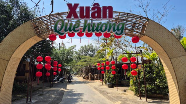 Kim Bong Carpentry village