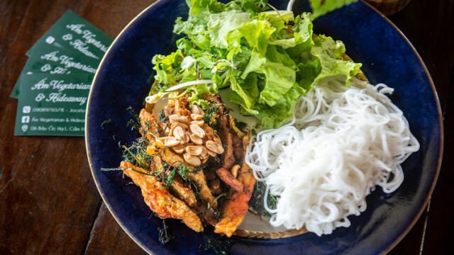 Am Vegetarian & Hideaway