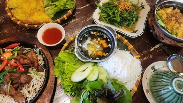 MẸT Hội An - Vietnamese cuisine & Vegetarian options 7