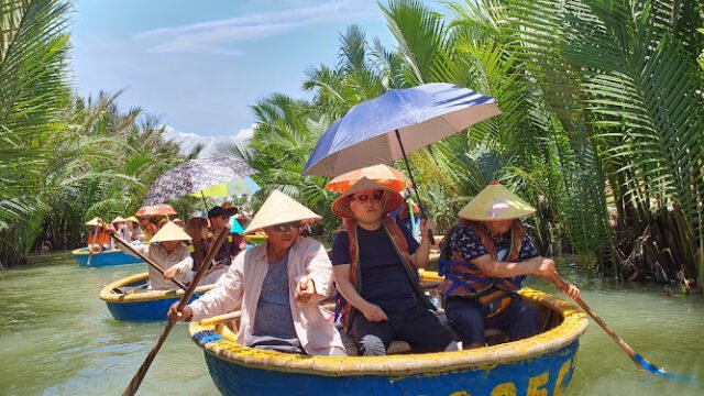 Tra Que Water Wheel Restaurant & Cooking classes