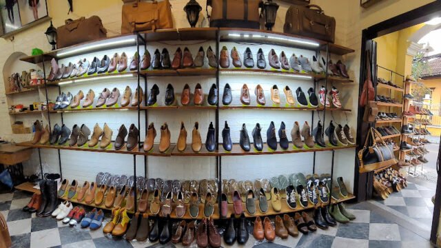 Laughing Cow Leather Store [Bò Cười]