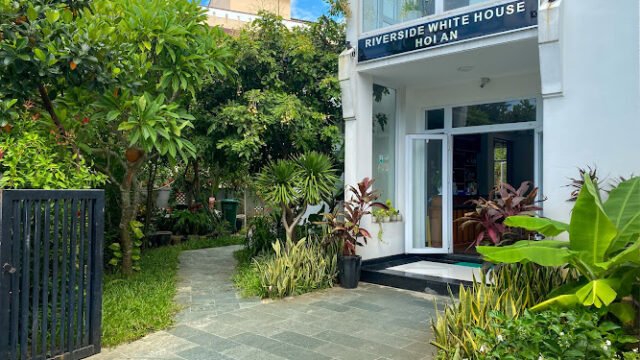 Riverside White House Hotel