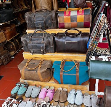 AODA 89 Phan Châu Trinh LEATHER JACKET HOI AN